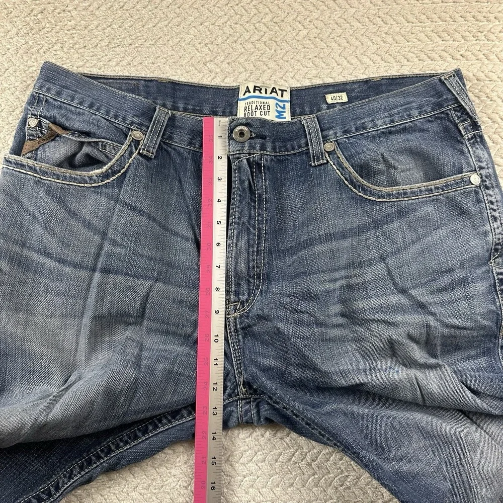 Ariat M2 Jeans Mens 40x32 Traditional Relaxed Boot Cut Blue Denim Western Work - Picture 8 of 16